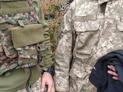 Авдеевские «симики» развезли одежду и прессу