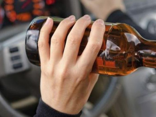 У Покровському районі п’яний водій намагався дати хабар поліцейським