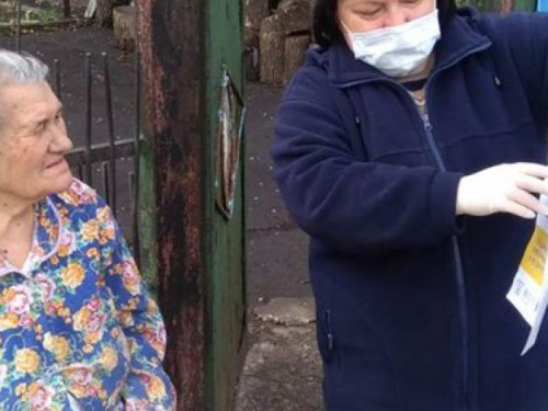 Сотрудники авдеевского терцентра продолжают информирование подопечных