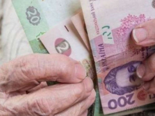 Работающих пенсионеров могут оштрафовать