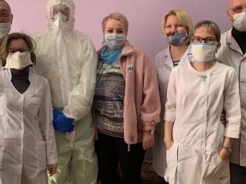 Метинвест обеспечил медиков Авдеевки защитными костюмами