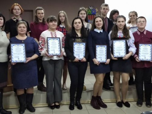 В Авдеевке прошла городская конференция «Украинская революция: от героев Крут до героев Небесной сотни»