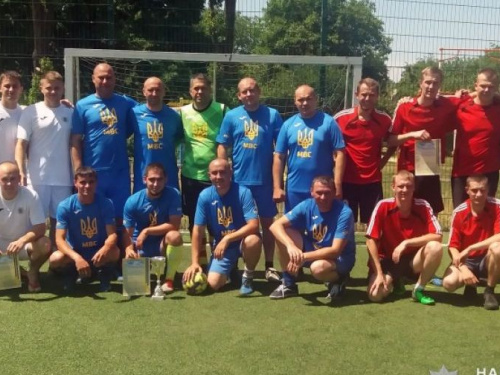 Авдеевские полицейские взяли футбольное «серебро» (ФОТО)