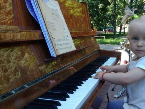  В Авдеевке состоялся концерт под открытым небом (ФОТО+ВИДЕО)