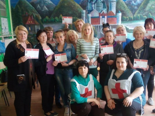 Авдеевских соцработников учили оказывать первую медицинскую помощь (ФОТО)