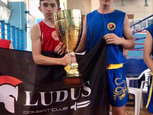 Авдеевские спортсмены красиво и результативно выступили на областном турнире по кикбоксингу (ФОТО)