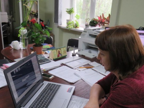 В Авдеевке консультируют по вопросам получения помощи по частичной безработице