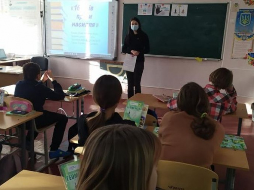 В Авдіївці долучилися до Всеукраїнської акції «16 днів проти насильства»: які заходи проводяться