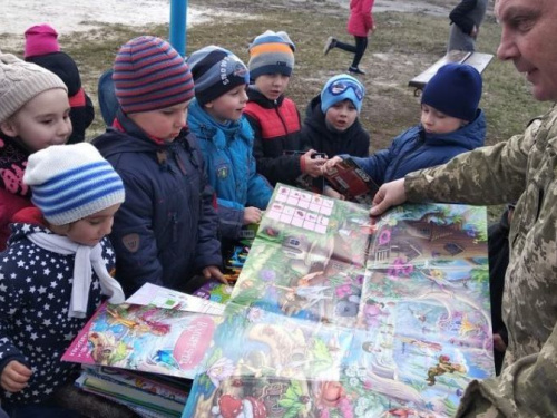 Авдеевские «симики» порадовали молодых мам и детей (ФОТО)