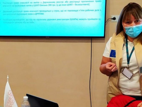 Представители Датского совета по делам беженцев провели в Авдеевке круглый стол: "Компенсация за разрушенное в ходе конфликта жилье"