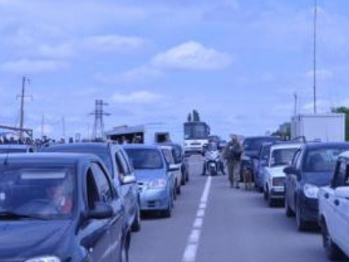 На КПВВ в зоне АТО выявили охотничье ружье, иконы, нотариальные документы и деньги