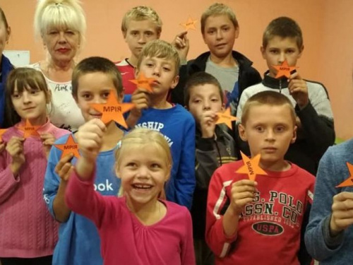 В Авдеевке детям помогают с «домашкой» и с выбором профессии (ФОТО)