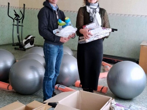 Подопечные городского терцентра получили гуманитарную помощь - медикаменты и гигиенические наборы