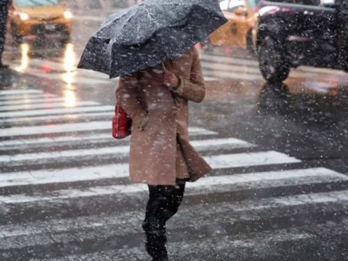 Авдеевцев предупредили об ухудшении погоды