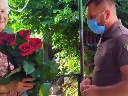 Единственного ветерана Авдеевки, освобождавшего Донбасс, поздравили с праздником