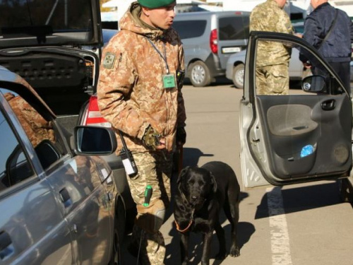 Ситуация на КПВВ на Донбассе: в очередях с утра стоят 245 машин