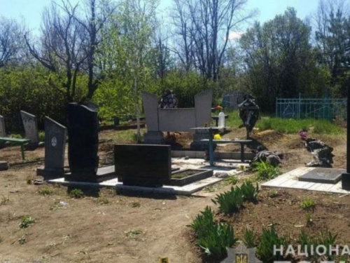 Під час прибирання могили 69-річний чоловік підірвався на невстановленому вибуховому предметі