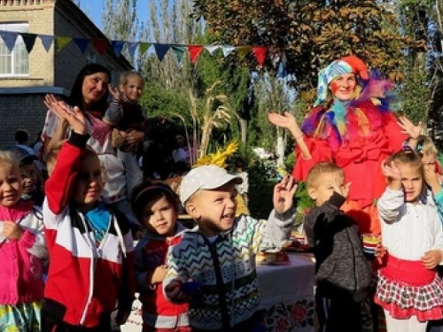 Авдеевский "Малыш" провел  благотворительную осеннюю ярмарку (ФОТО)