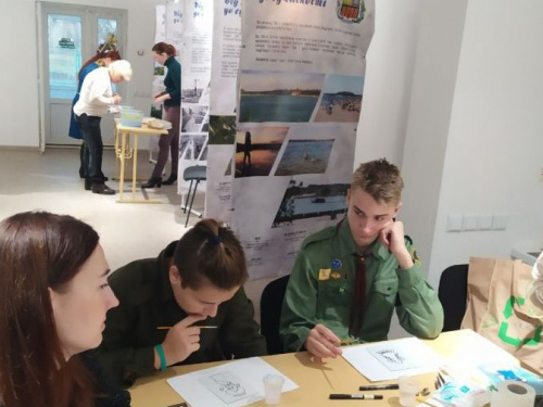 Три цікаві майстер-класи і лекція: в Авдіївці відбувся захід "Бути жінкою" (ФОТО)