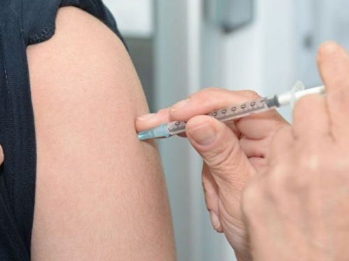 Минздрав утвердит еще одну обязательную прививку для детей