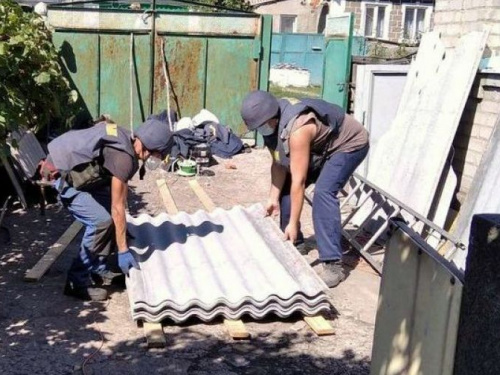 Спасатели продолжают восстанавливать дома жителей Авдеевки и Ясиноватского района