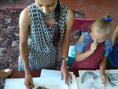 Пятьдесят оттенков серого: в Авдеевке учили передавать живописные эффекты и полутона (ФОТО)