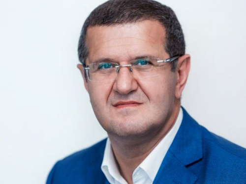 Народный депутат Магомедов проведёт личный приём граждан в Авдеевке