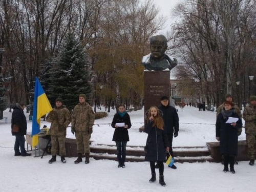 В Авдіївці відзначили День Гідності та Свободи: привітання, нагородження і зворушливий вірш дитини (СВІТЛИНИ)