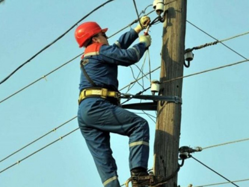 В Авдеевке от электричества отключат школу и две улицы