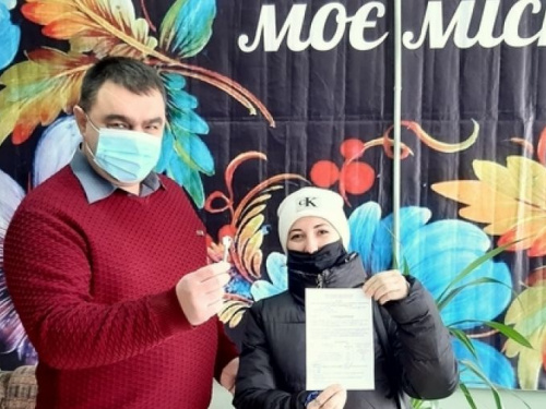В Авдеевке семье ВПЛ  вручили ключи от квартиры