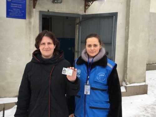 Волонтеры из Авдеевки помогли жительнице Опытного восстановить документы