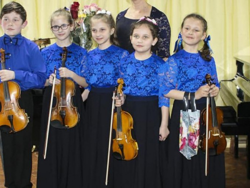 Ансамбль скрипачей Fermata дал концерт в Авдеевке (ФОТОФАКТ)