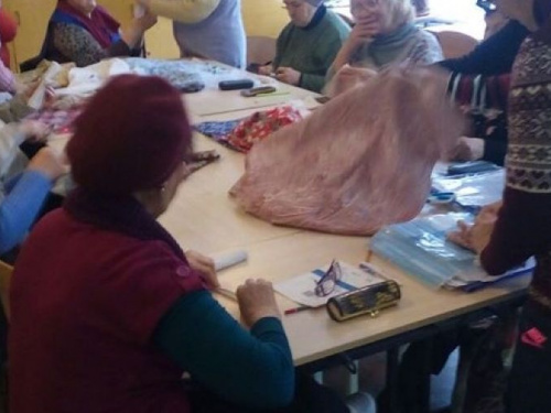 В Авдеевке учили делать обереги