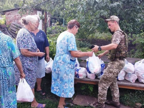 Авдеевские «симики» помогли доставить помощь в Опытное (ФОТО)