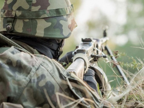 На Донбассе получил ранение украинский военный