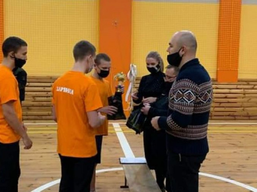 В честь Дня студента в Авдеевке прошли соревнования по троеборью