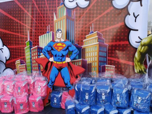 Будущим авдеевским первоклассникам подарили портфели и яркий праздник (ФОТОРЕПОРТАЖ)