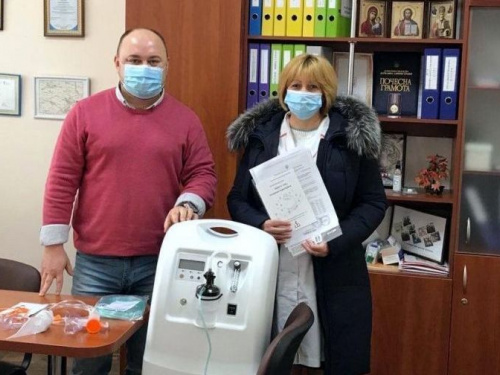 Авдеевские медики получили во временное пользование два кислородных концентратора