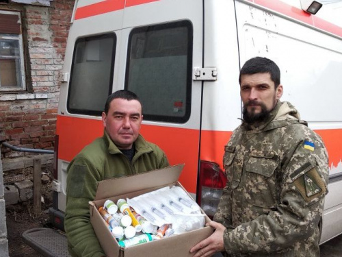 Авдеевские «симики» вновь передали помощь военным и местному населению