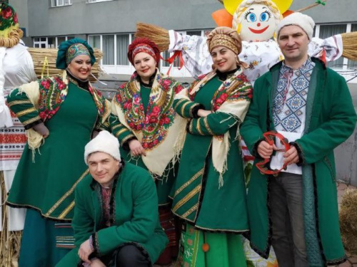 Масленичный разгуляй: Авдеевка весело встречала весну (ФОТОРЕПОРТАЖ)