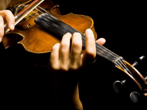 В Авдеевке сыграют скрипачи