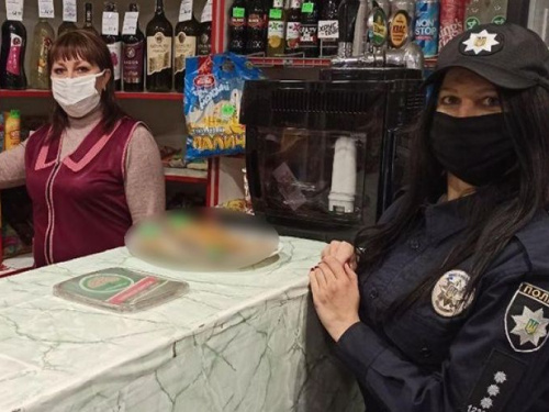 В Авдеевке с начала года полицейские привлекли к ответственности трех продавцов, продававших несовершеннолетним запрещенные товары