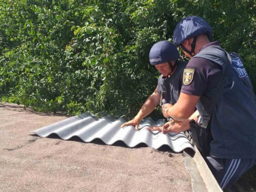 В Авдеевке спасатели ГСЧС продолжают восстанавливать жилые дома