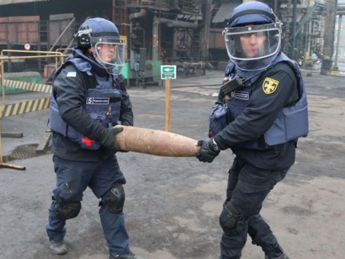 На Авдеевском коксохиме прошли учения спасателей ГСЧС