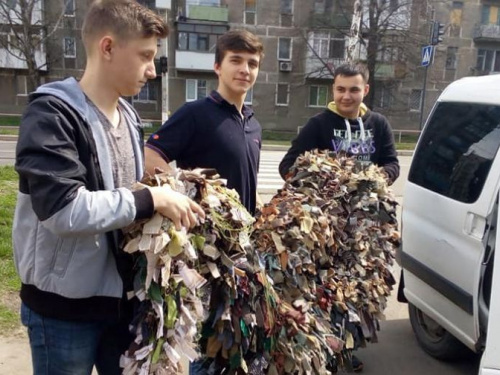 Школьники Авдеевки помогли военным (ФОТО)