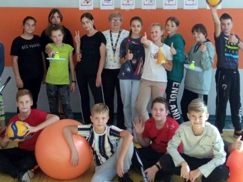 В Авдіївці на "олімпійські" велопробіги вийшли школяри та заводчани