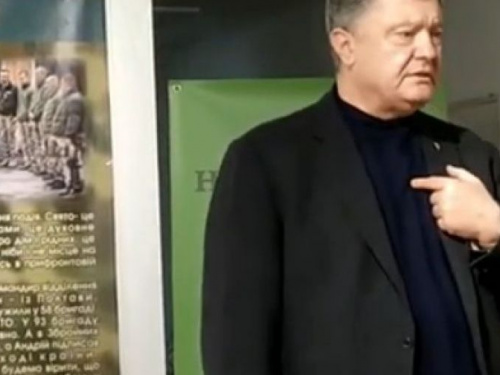 Про розведення військ та про справу Гладковського: Порошенко в Авдіївці обговорив гострі питання та гучні теми. ВІДЕО