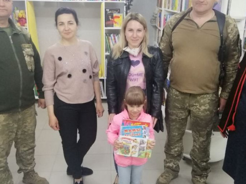 В Авдеевке подвели итоги конкурса рисунков на асфальте и викторины "Сказочные чтения"