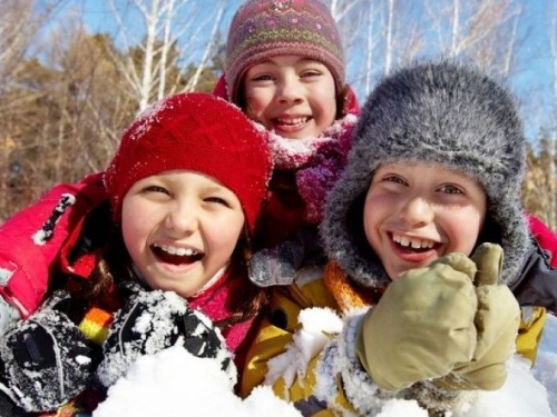 Оздоровить ребенка можно и зимой