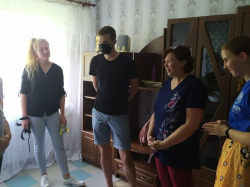 Благодійники та міжнародники побували в авдіївський сім'ях, які отримали допомогу